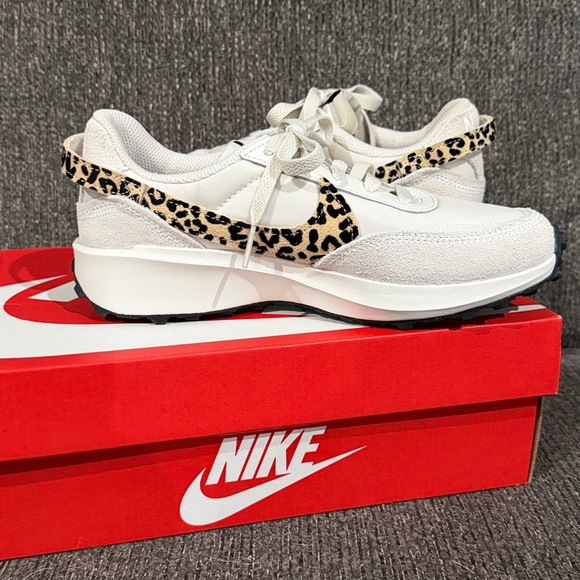 NWT Nike Women’s Waffle Debut Cream Leopard Swoosh Sneakers - Picture 5 of 7